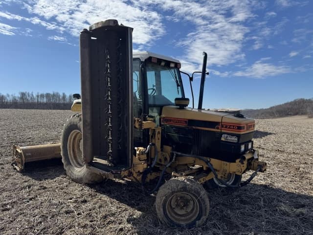 Image of New Holland 7740 equipment image 2