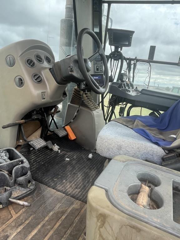 Image of New Holland TJ375 equipment image 3