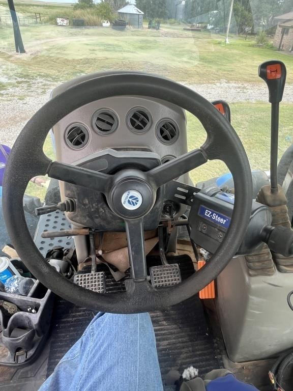Image of New Holland TJ375 equipment image 4