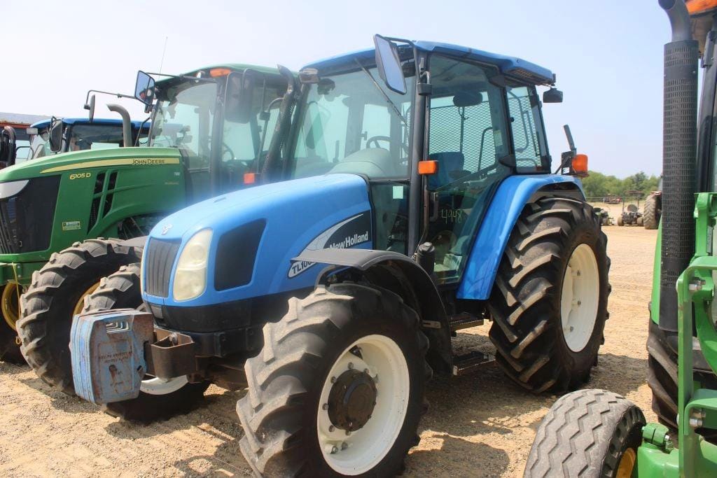 New Holland TL100A Equipment Image0