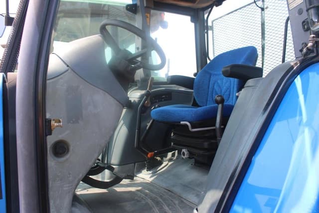 Image of New Holland TL100A equipment image 2