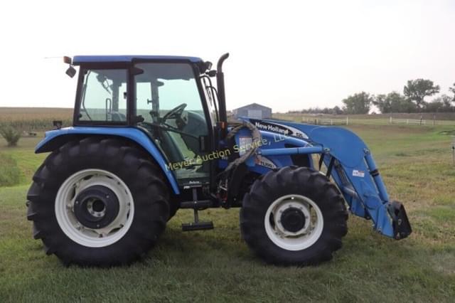Image of New Holland TL100A equipment image 2