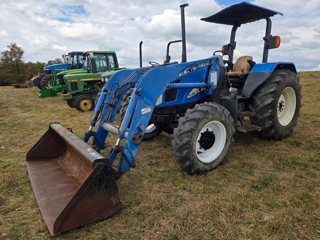 New Holland TL100A Equipment Image0