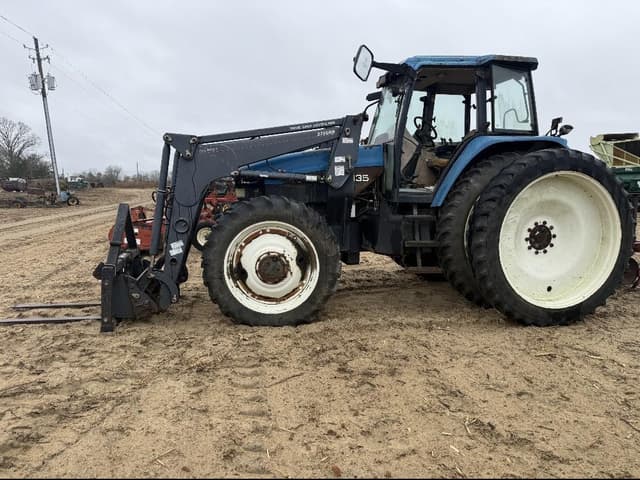 Image of New Holland TM135 equipment image 2