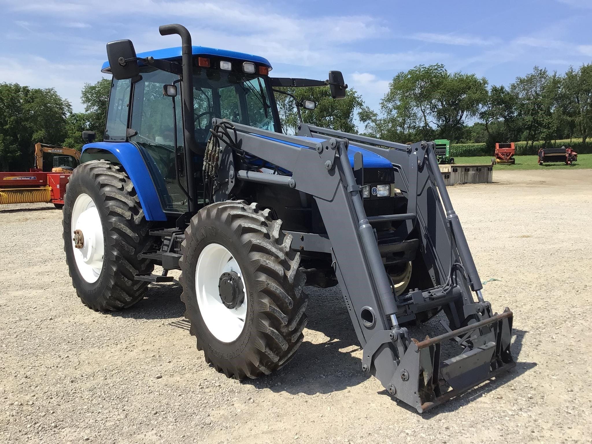 New Holland TM140 Equipment Image0