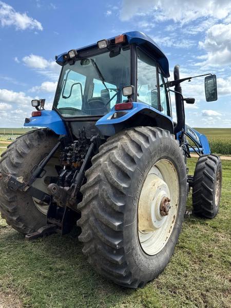 Image of New Holland TM175 equipment image 4