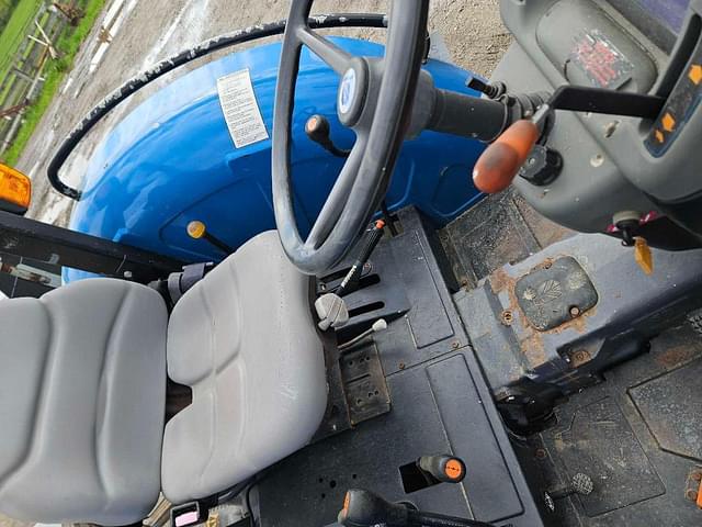 Image of New Holland TN55 equipment image 3