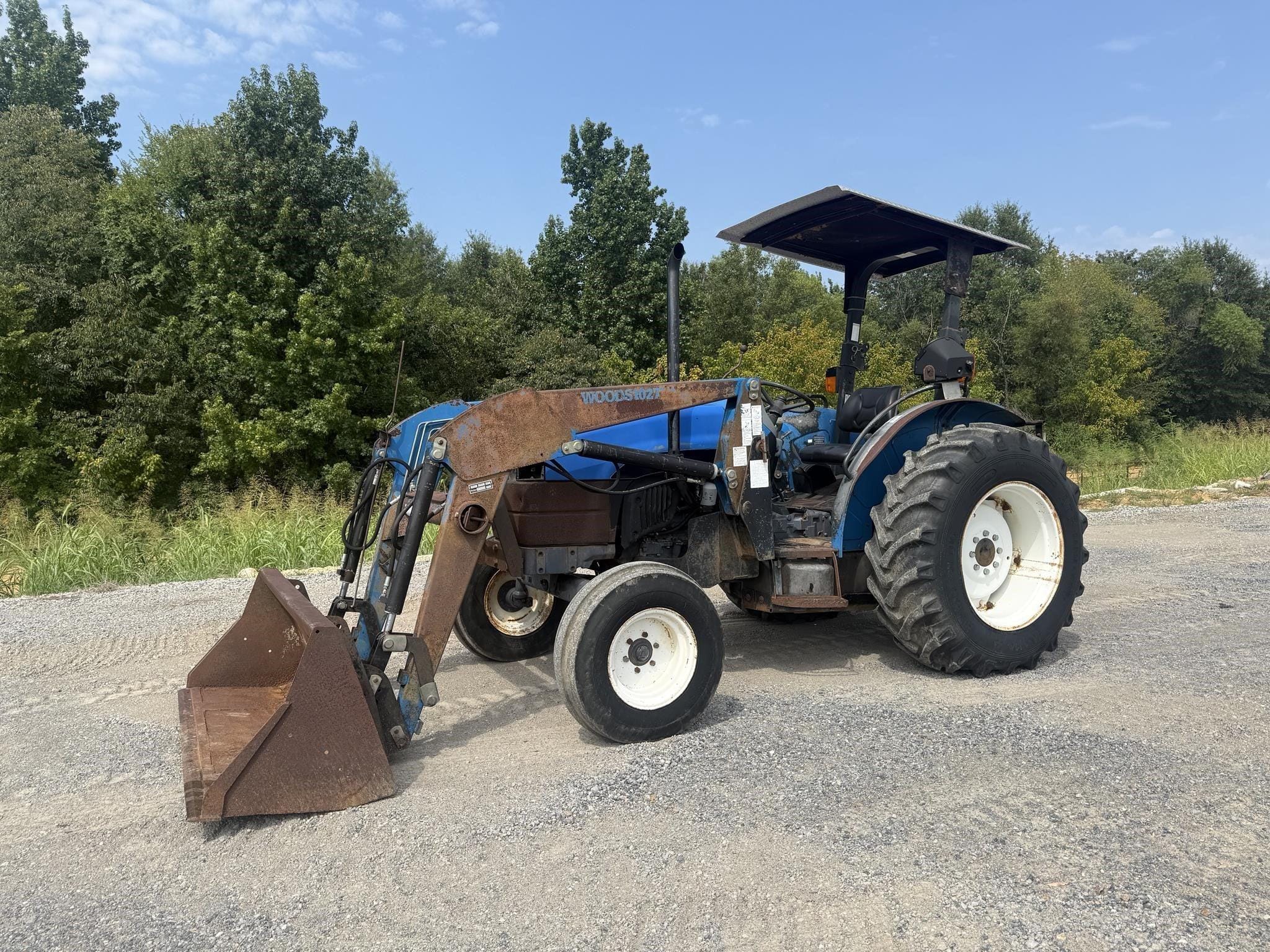 New Holland TN70 Equipment Image0