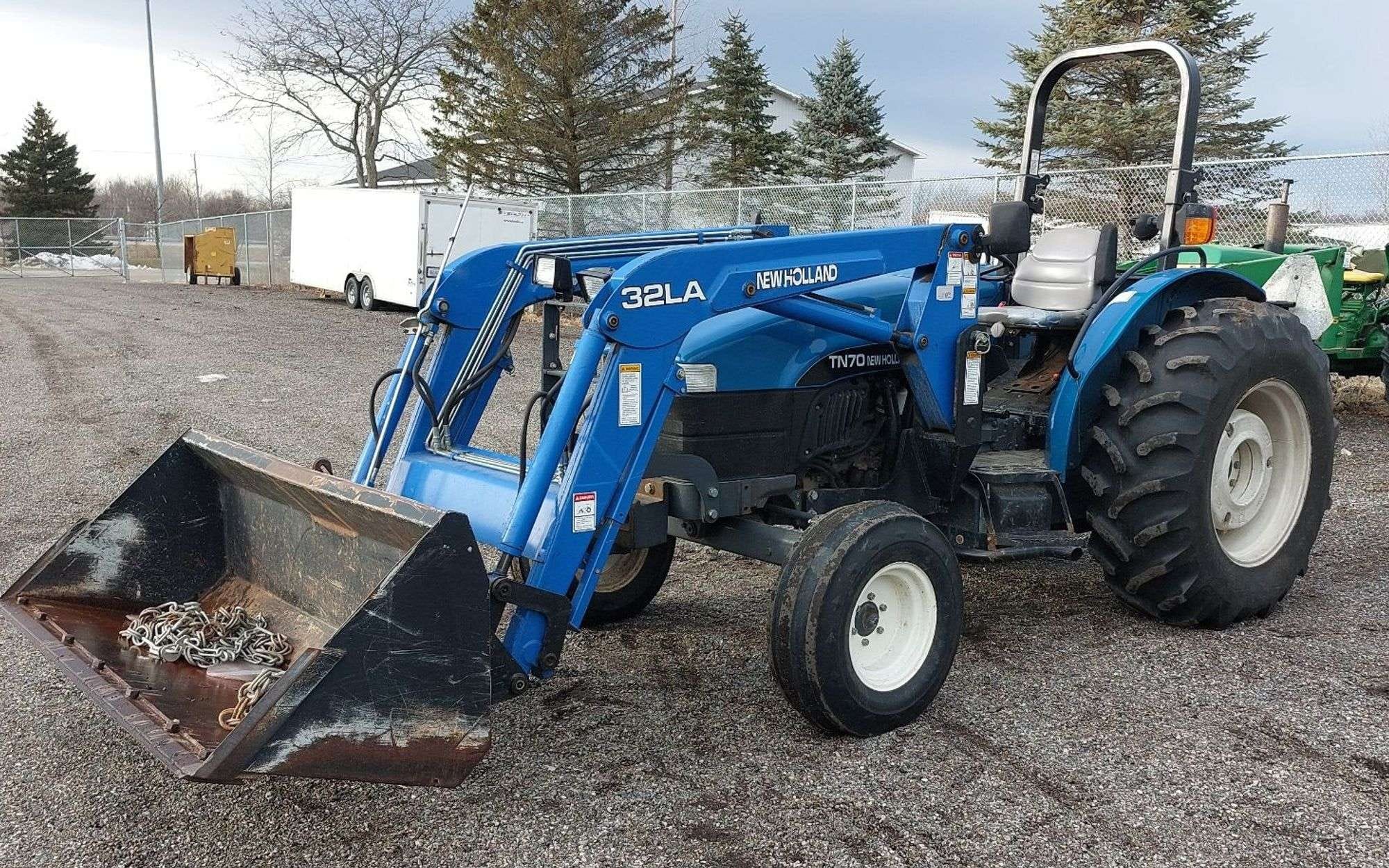 New Holland TN70 Equipment Image0