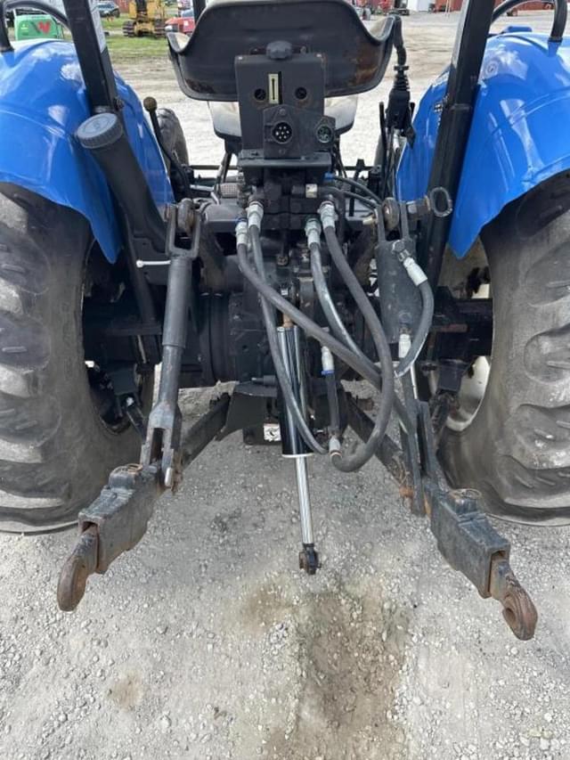 Image of New Holland TN70 equipment image 2