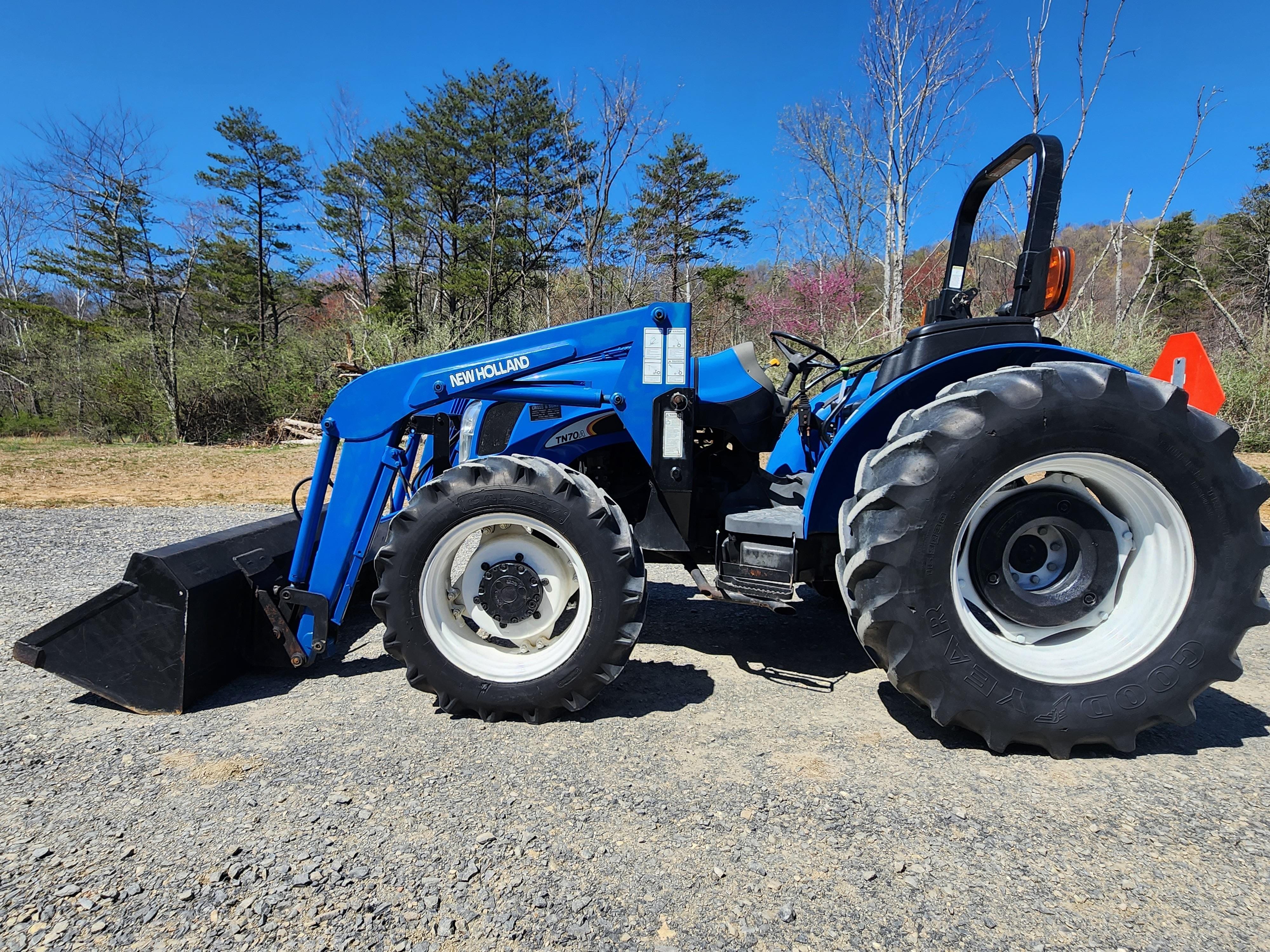 Main image New Holland TN70A