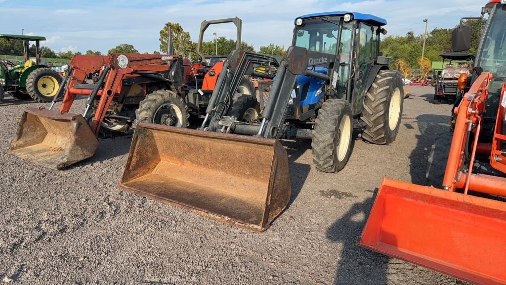 New Holland TN75A Equipment Image0