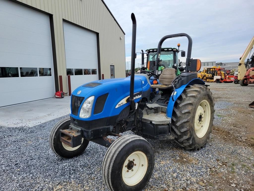 New Holland TN75A Equipment Image0