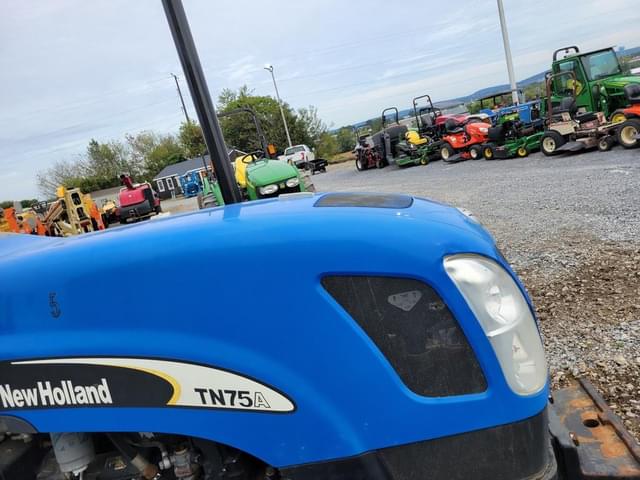 Image of New Holland TN75A equipment image 4