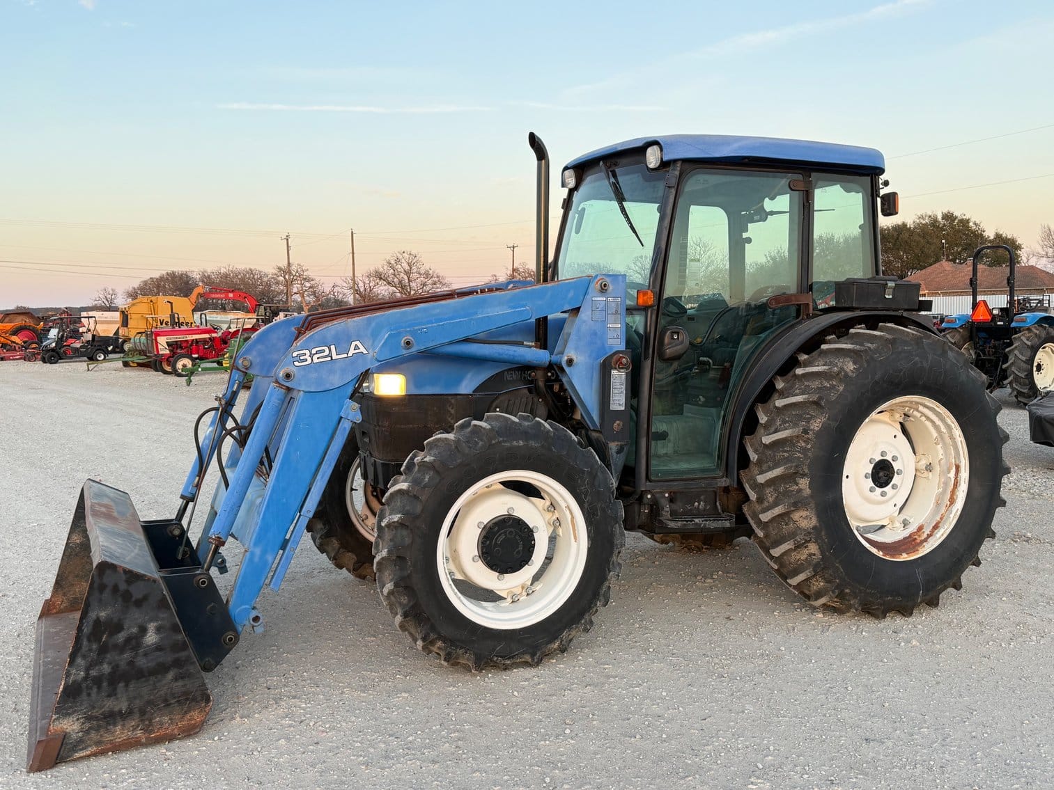 New Holland TN75D Equipment Image0