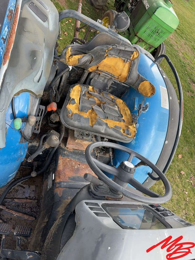 Image of New Holland TN75F equipment image 4