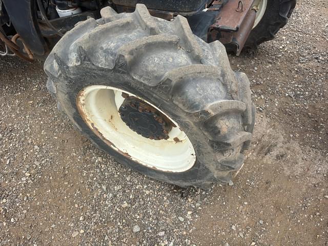 Image of New Holland TN95F equipment image 4