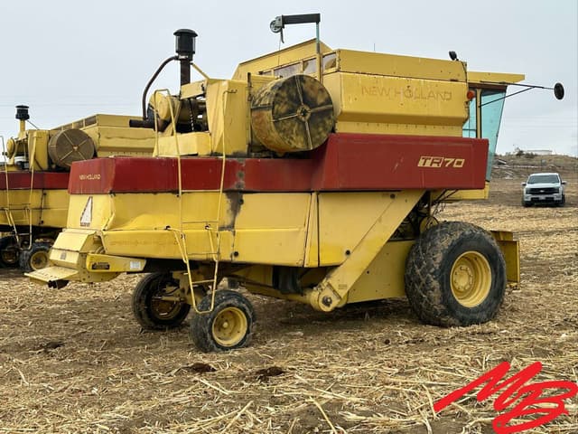 Image of New Holland TR70 equipment image 4