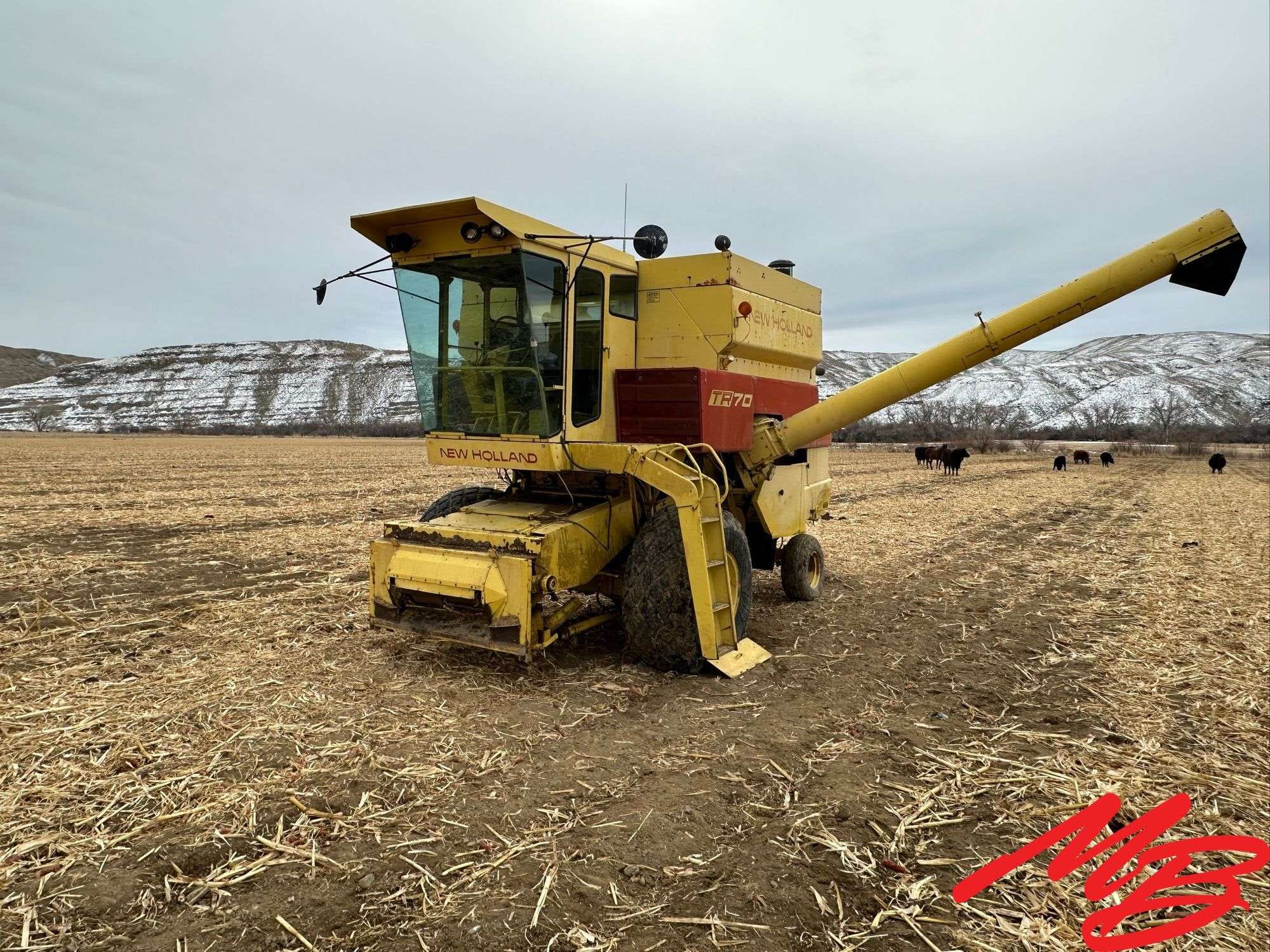 New Holland TR70 Equipment Image0