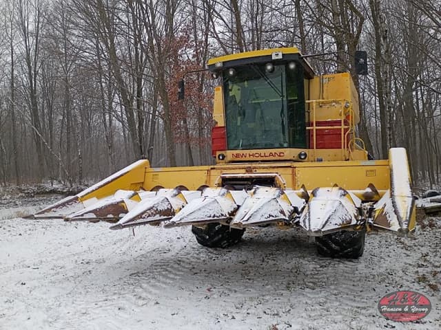 Image of New Holland TR86 equipment image 4