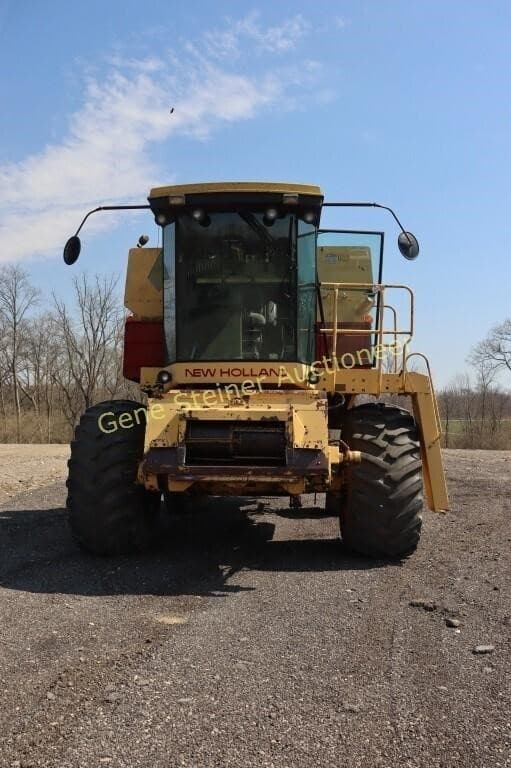 Image of New Holland TR86 equipment image 2