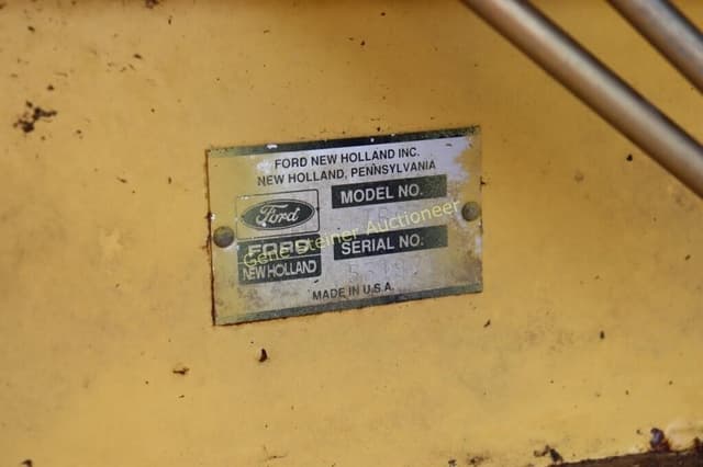 Image of New Holland TR86 equipment image 1