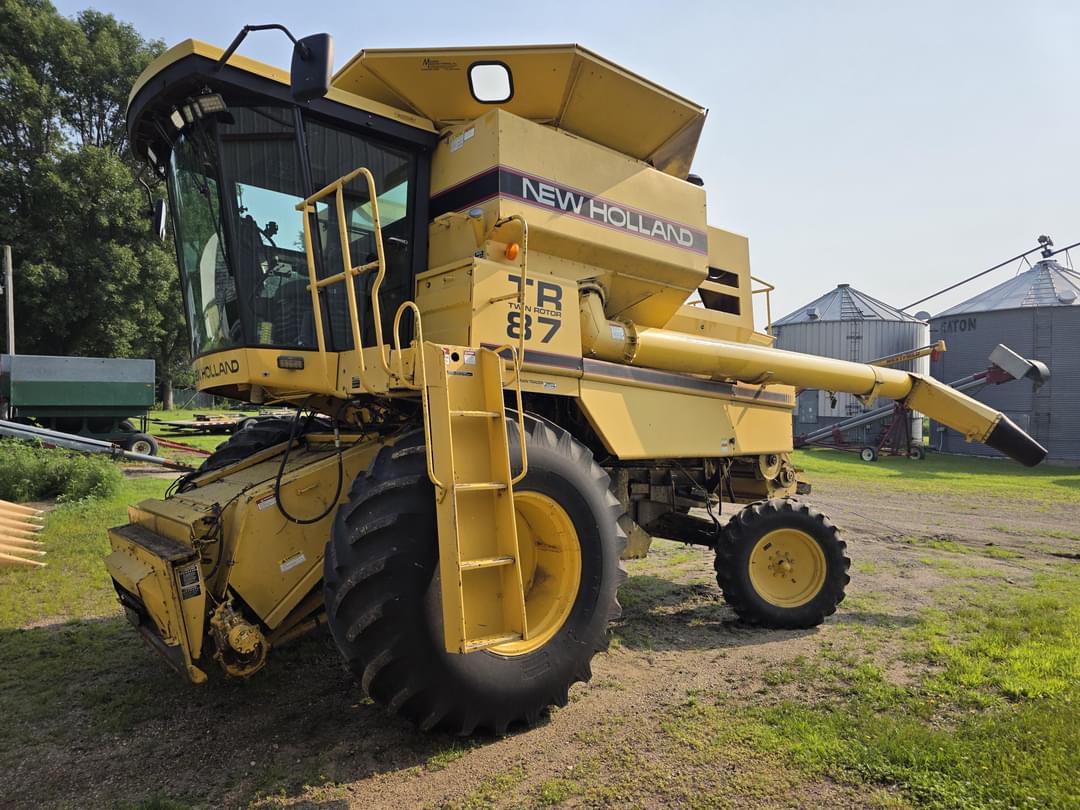 Image of New Holland TR87 Primary image