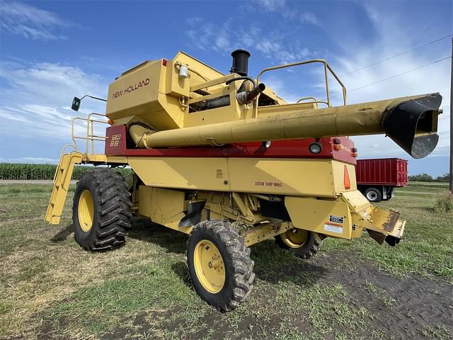 Image of New Holland TR86 equipment image 4