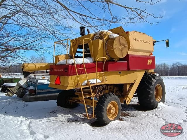 Image of New Holland TR86 equipment image 2