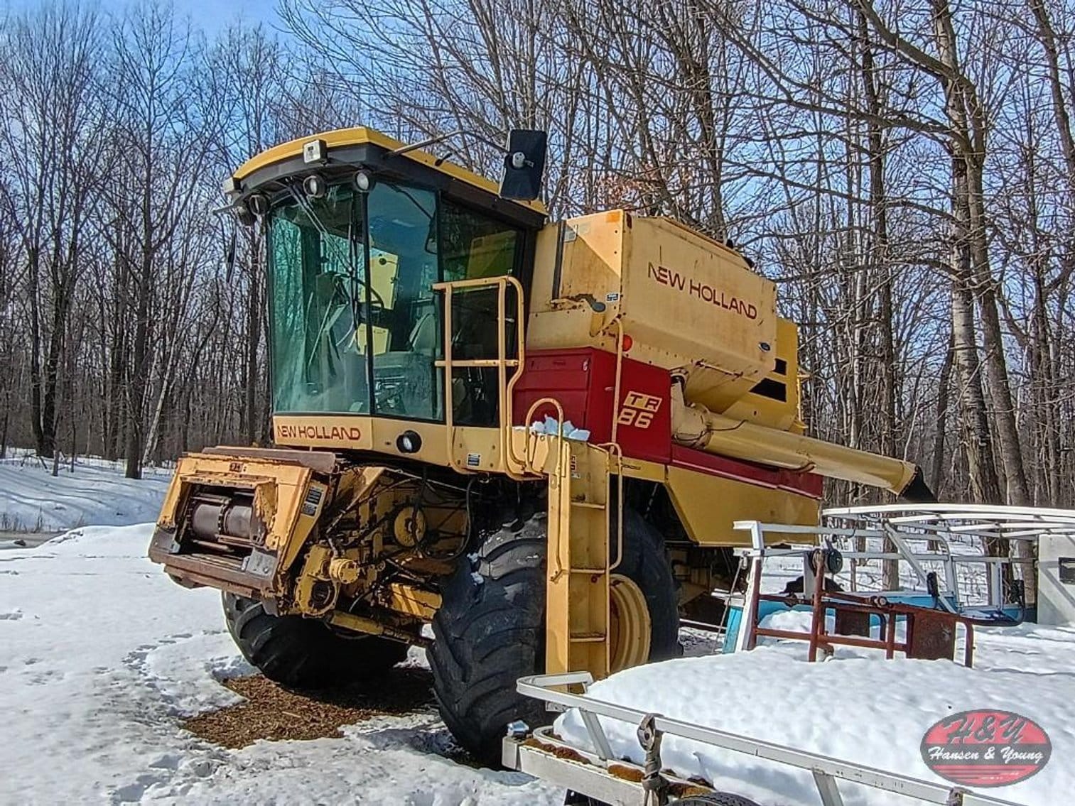 New Holland TR86 Equipment Image0