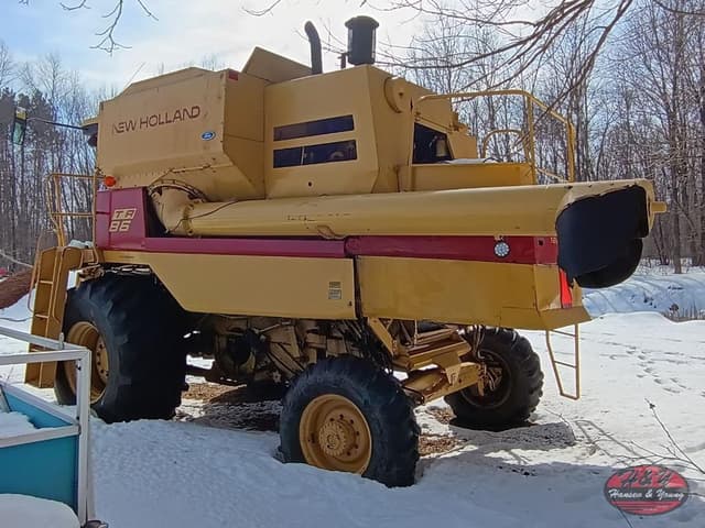 Image of New Holland TR86 equipment image 3