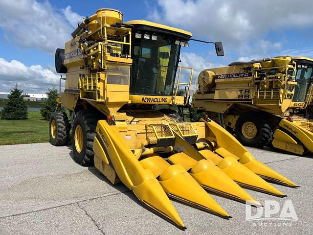 Image of New Holland TR88 equipment image 3