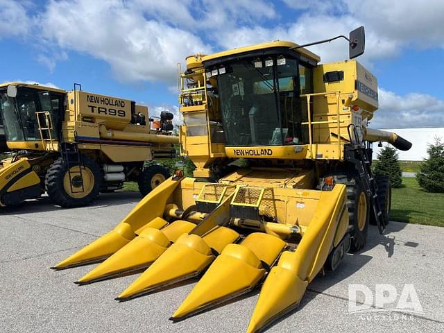 Image of New Holland TR88 equipment image 1