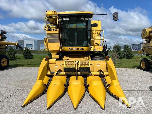 Image of New Holland TR88 equipment image 2