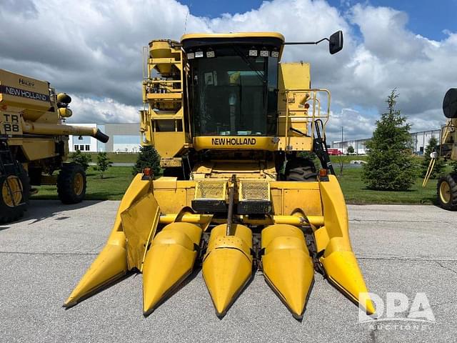 Image of New Holland TR88 equipment image 2