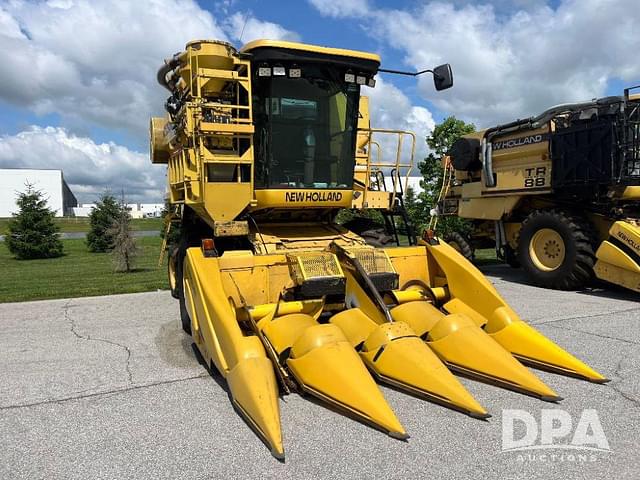 Image of New Holland TR88 equipment image 3