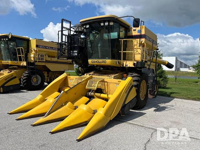 Image of New Holland TR88 equipment image 1