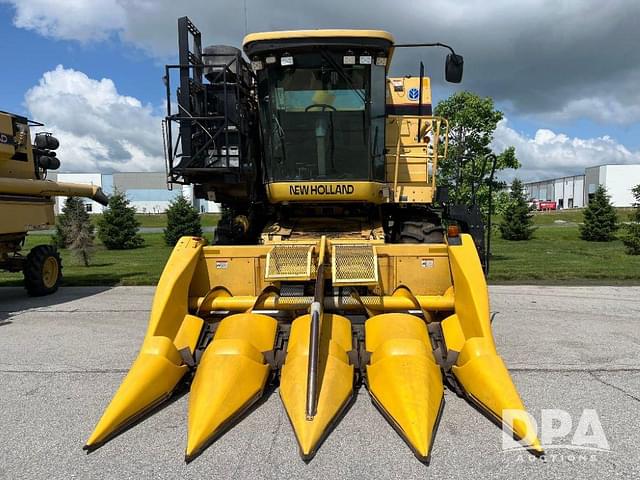 Image of New Holland TR88 equipment image 2