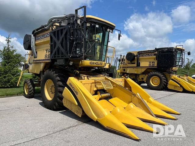 Image of New Holland TR88 equipment image 4