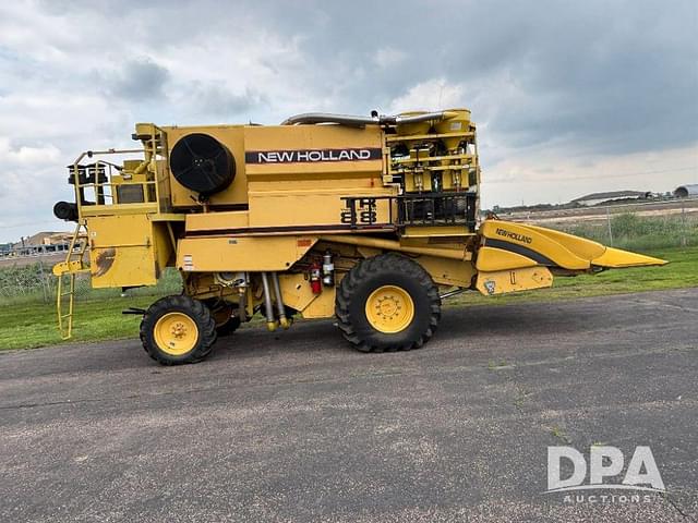Image of New Holland TR88 equipment image 2