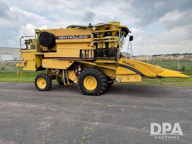 Image of New Holland TR88 equipment image 1