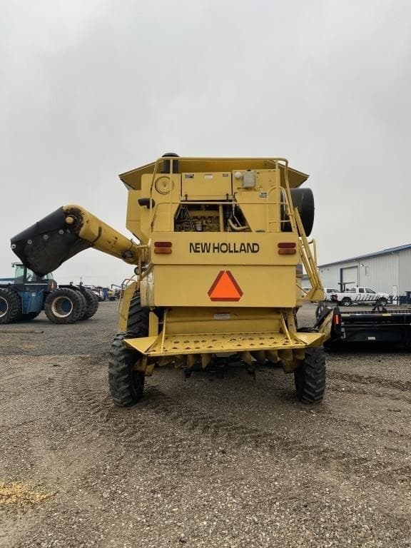 Image of New Holland TR89 equipment image 1