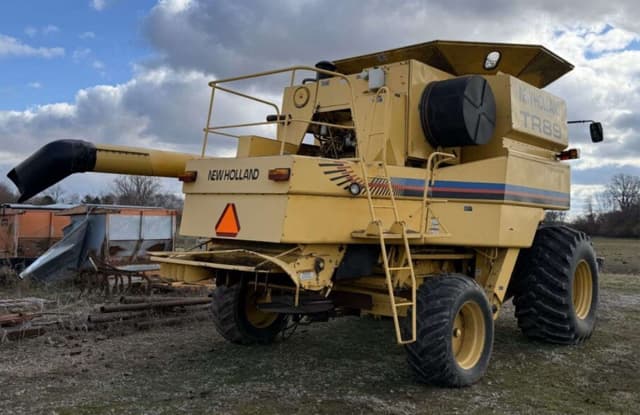 Image of New Holland TR89 equipment image 4