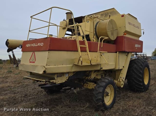 Image of New Holland TR95 equipment image 4