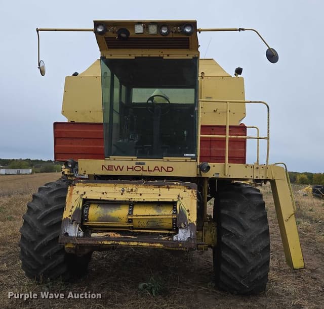Image of New Holland TR95 equipment image 1