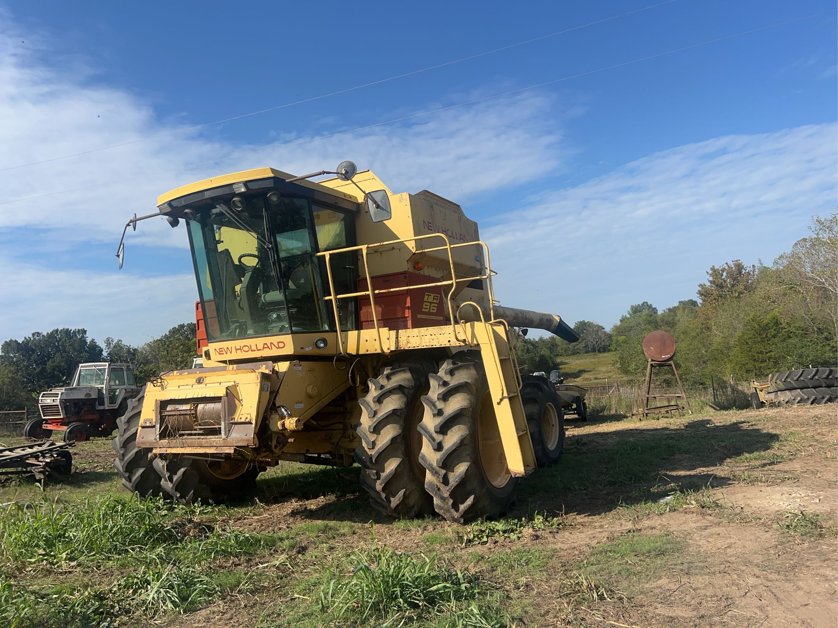 New Holland TR96 Equipment Image0