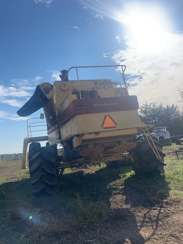 Image of New Holland TR96 equipment image 2