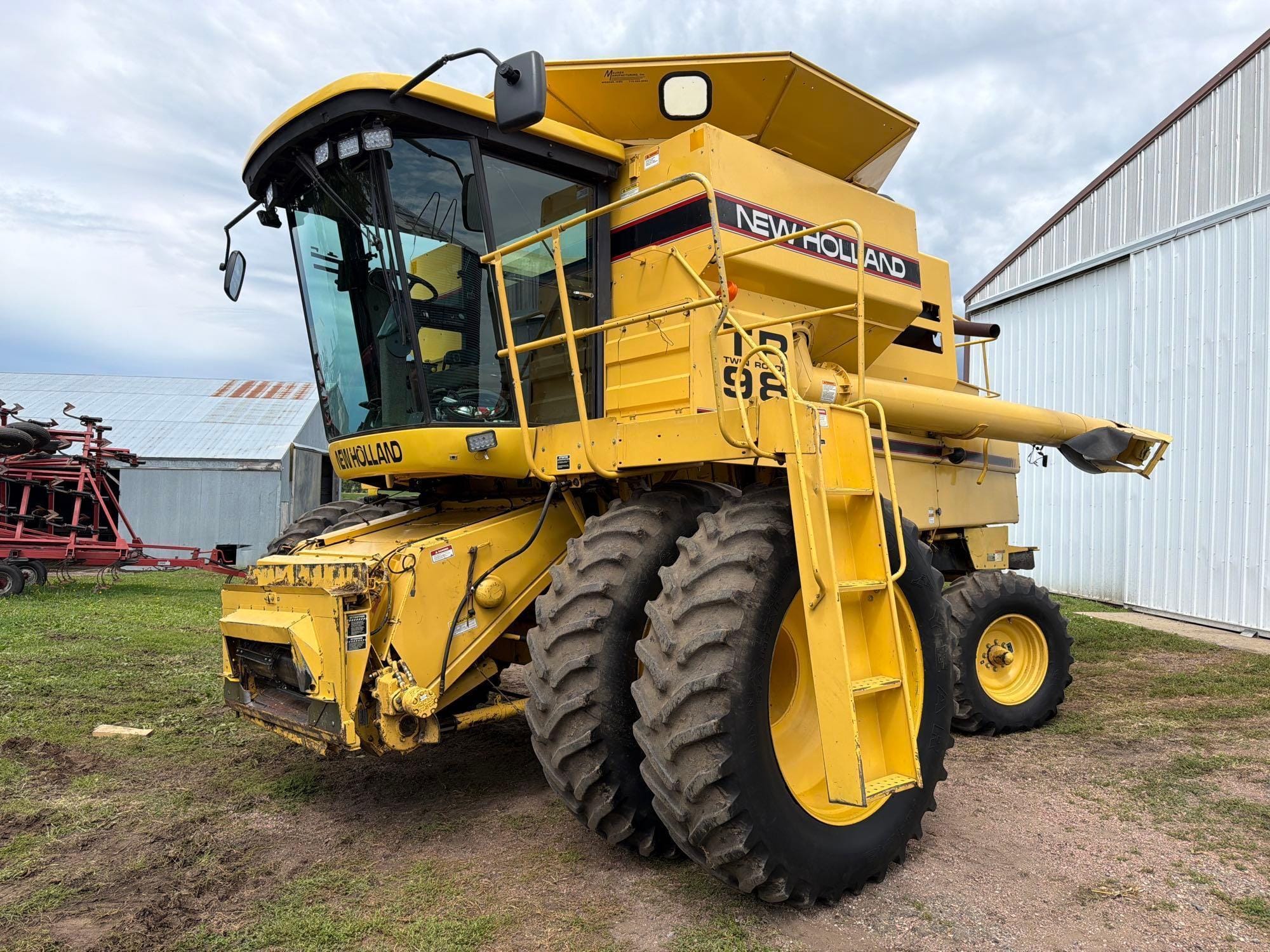 New Holland TR98 Equipment Image0