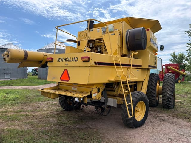 Image of New Holland TR98 equipment image 3