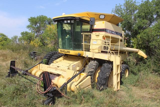 Image of New Holland TR98 equipment image 1